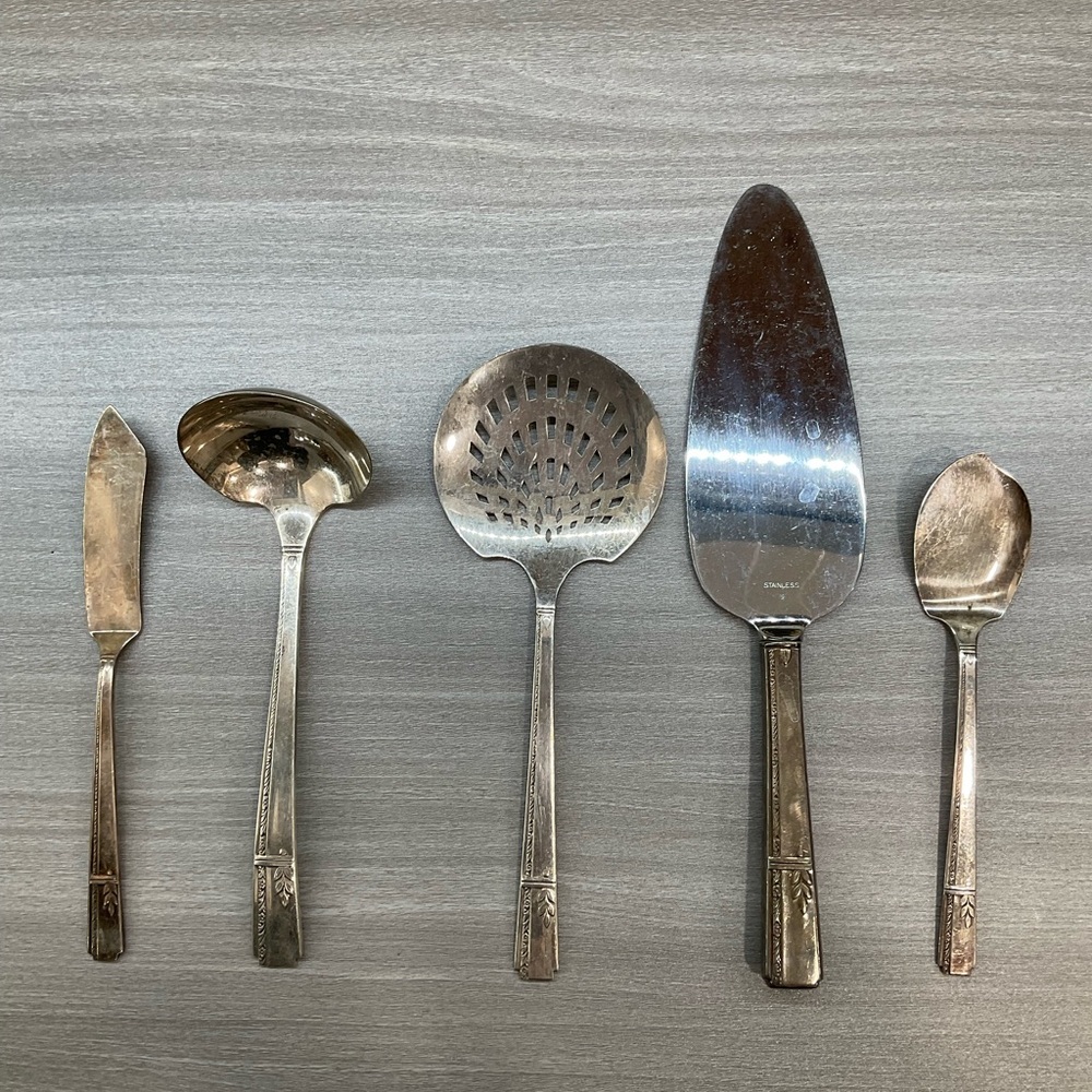 VINTAGE ONEIDA PRESTIGE GRENOBLE DINNER SILVERPLATE 1938 SERVING UTENSILS